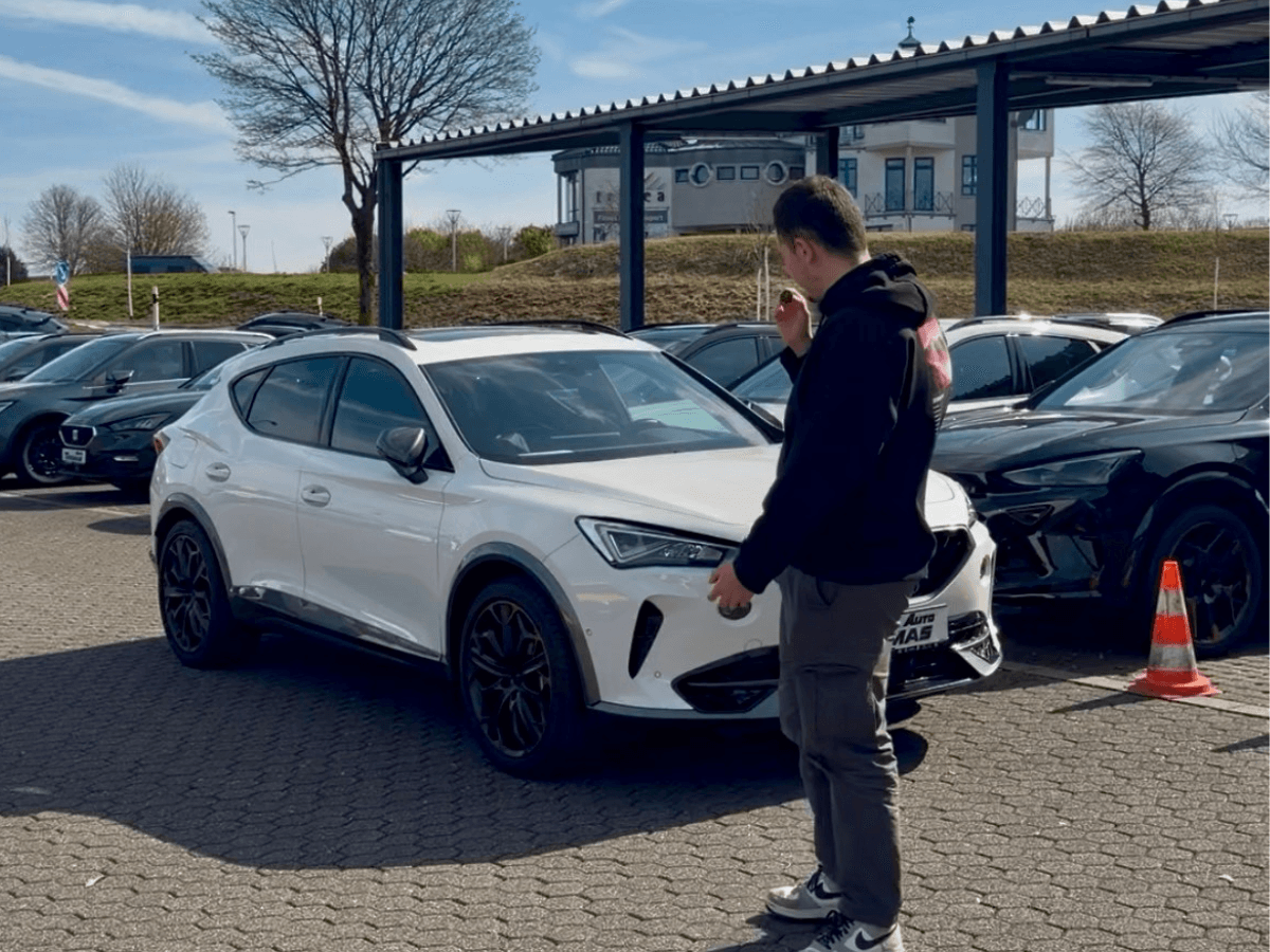 Revisión de coche importado por Dicars